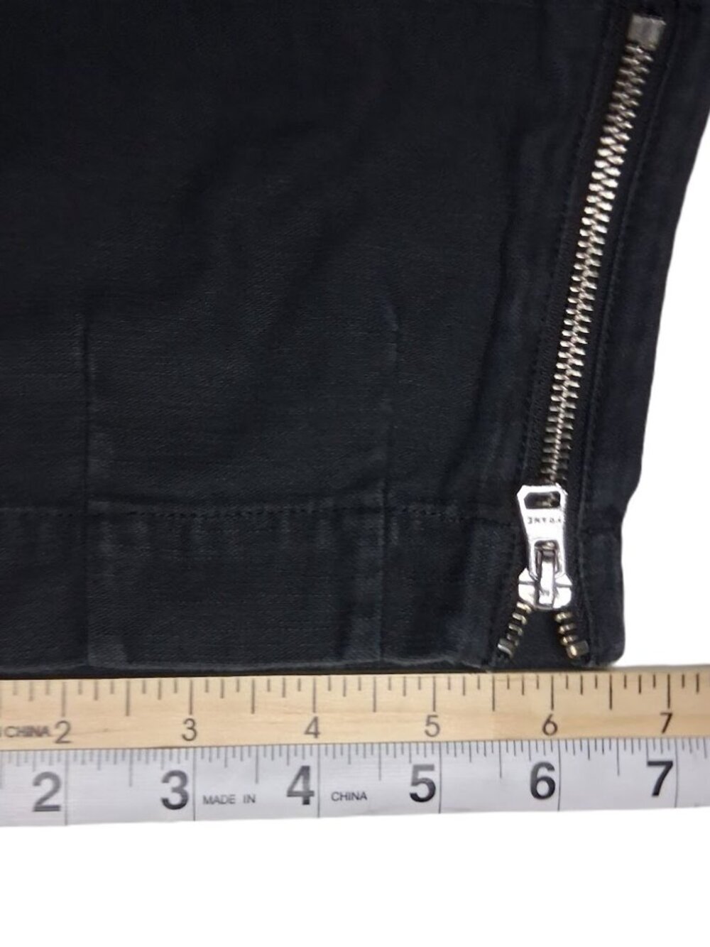 FRAME Wide Moto Zip High-Rise Woman's Jeans Washed Black Style# MZP864R Size 27 - Picture 6 of 9
